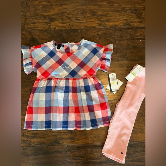 NWT TOMMY HILFIGER Little Girls Ruffle-Sleeve Plaid Tunic & Legging Set - Picture 2 of 3